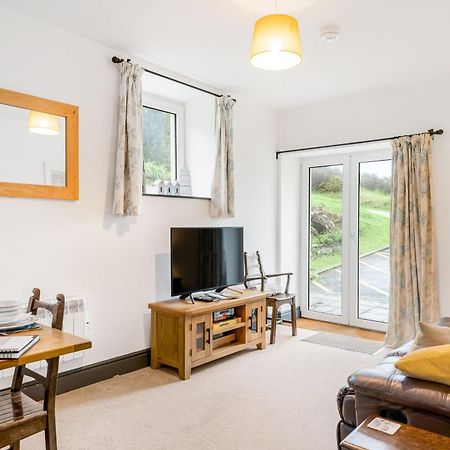 Journeys End With Stunning Sea Views From The Headland Villa Coverack Exterior photo