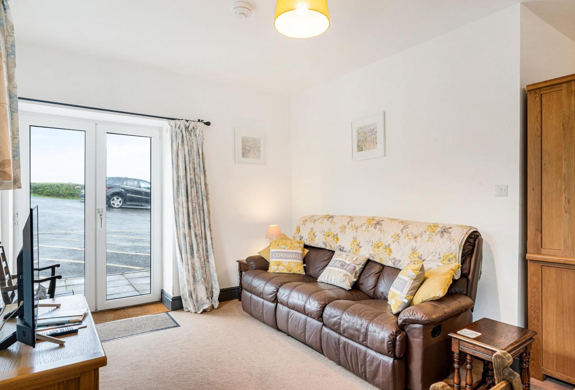 Journeys End With Stunning Sea Views From The Headland Villa Coverack Exterior photo