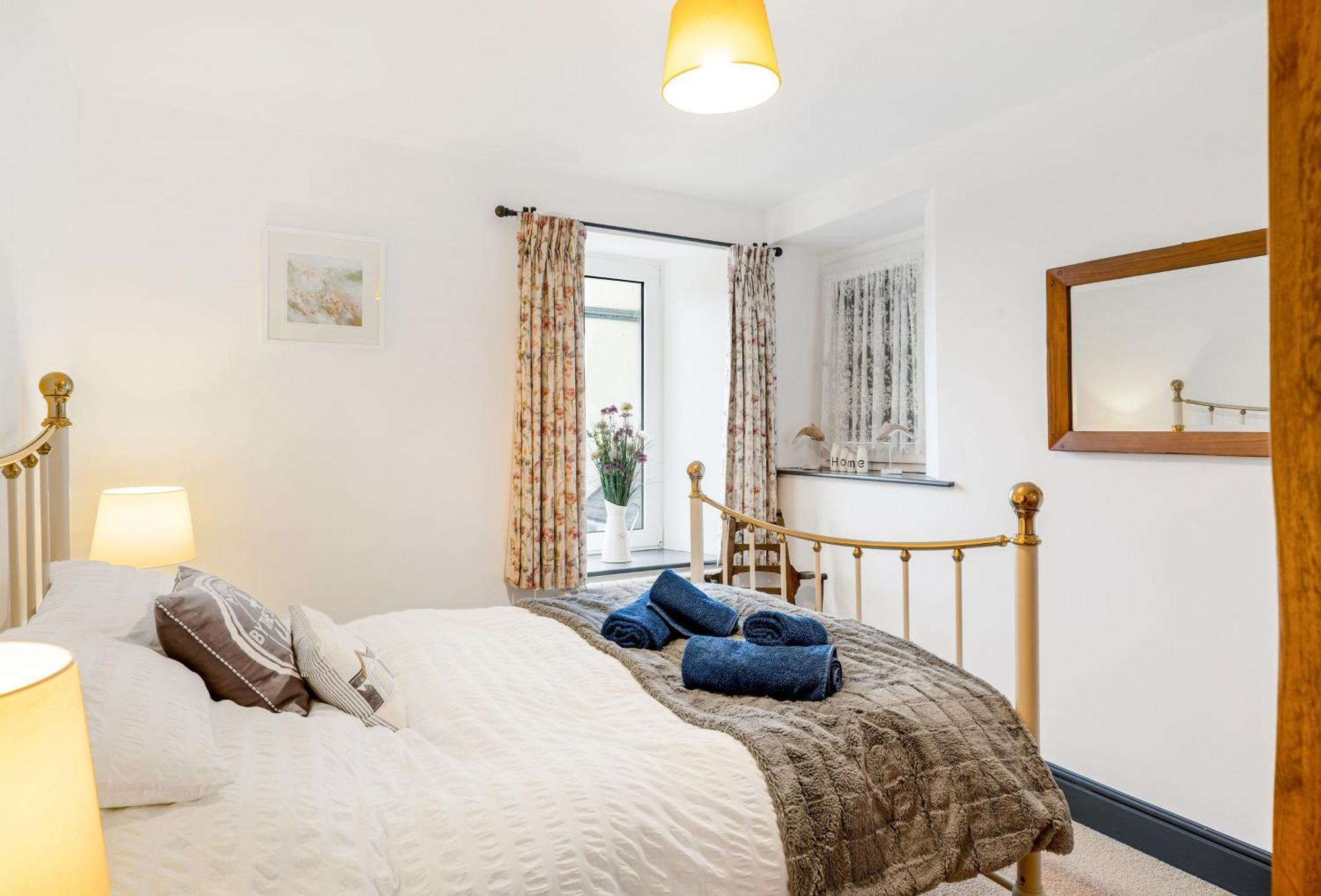 Journeys End With Stunning Sea Views From The Headland Villa Coverack Exterior photo