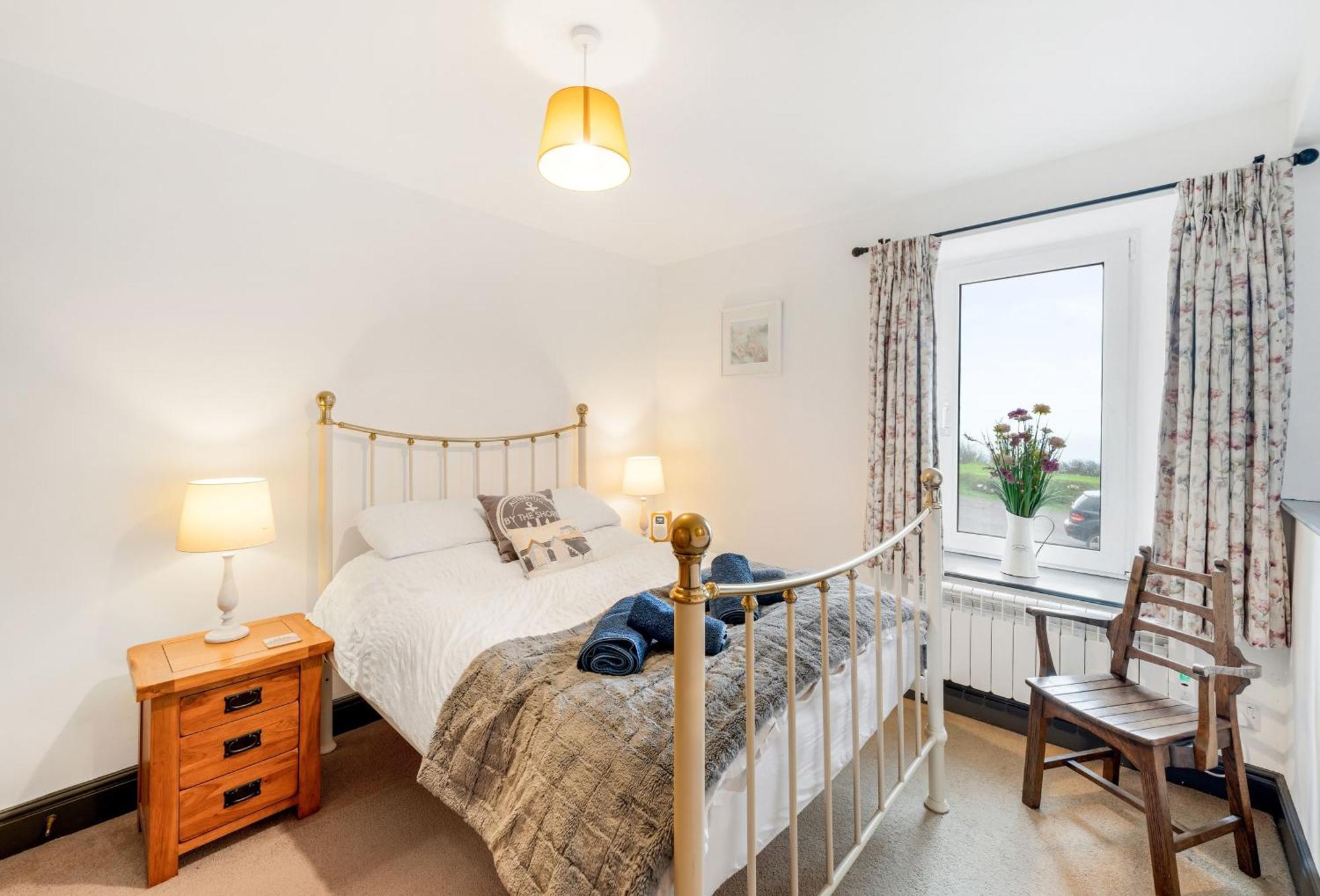 Journeys End With Stunning Sea Views From The Headland Villa Coverack Exterior photo