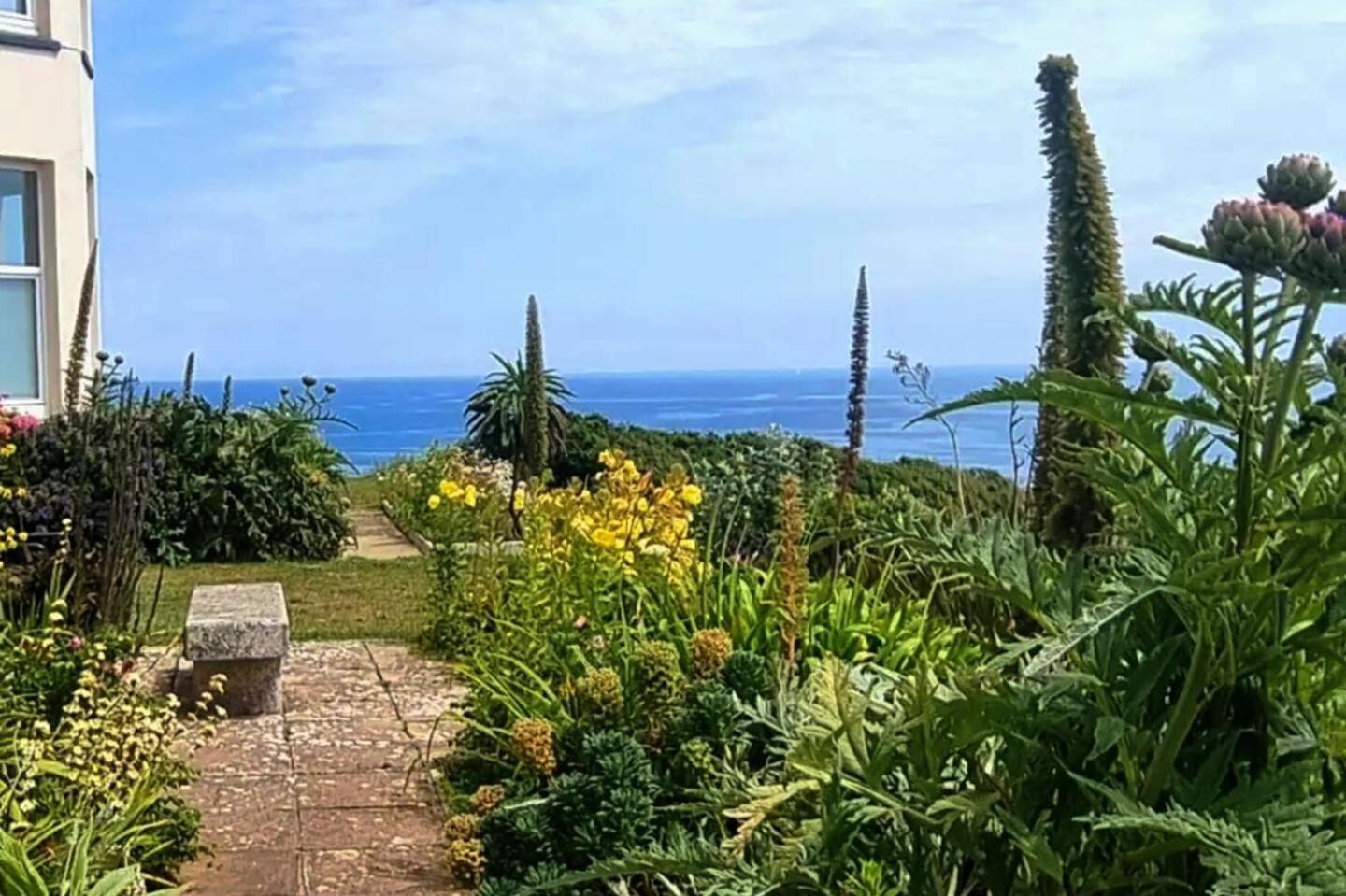 Journeys End With Stunning Sea Views From The Headland Villa Coverack Exterior photo